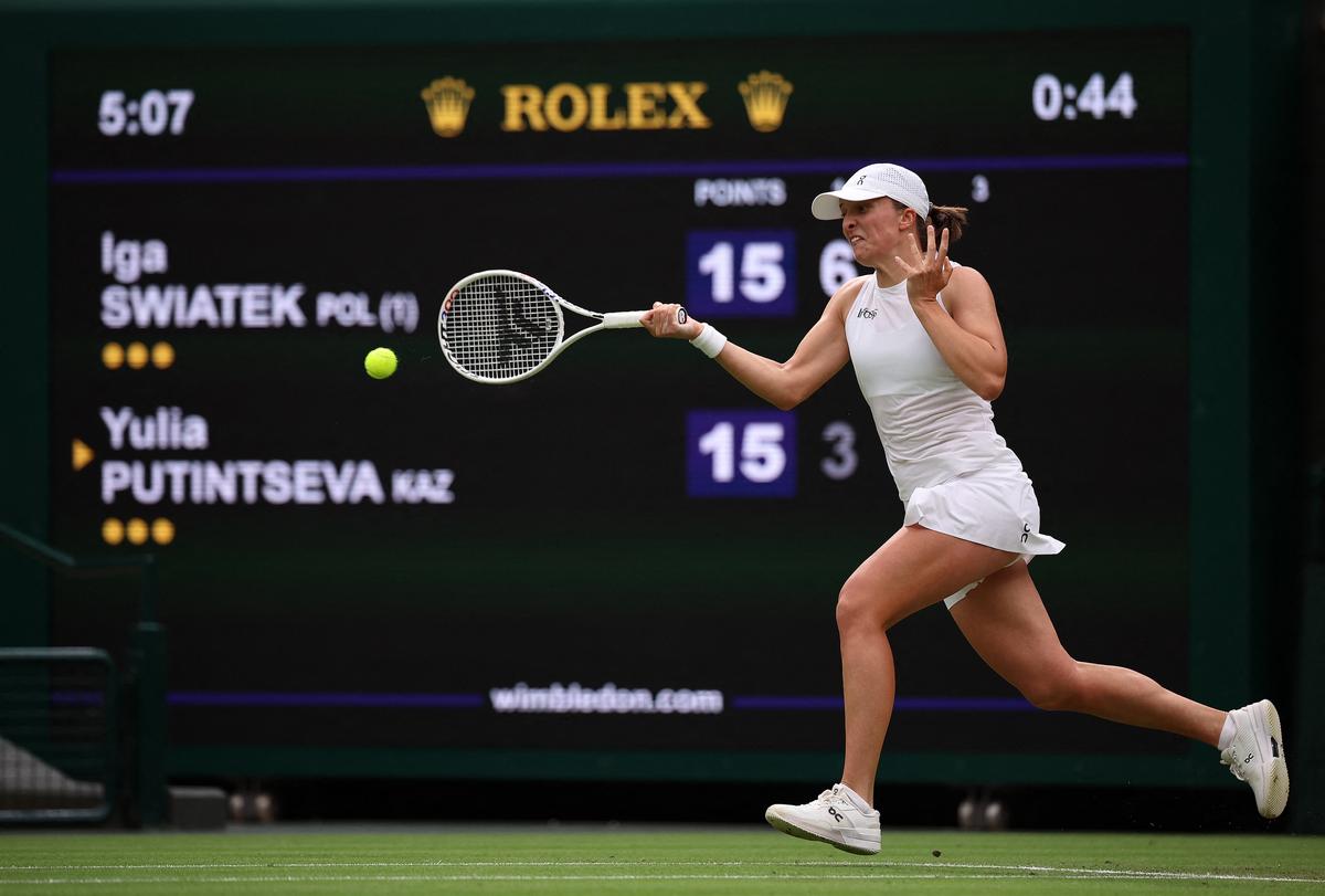No. 1-Ranked Iga Swiatek Loses in Wimbledon’s Third Round to Yulia Putintseva