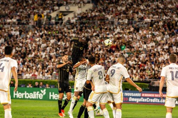 Los Angeles FC forward Kei Kamara (23) scores off of a header in the first half against the LA Galaxy at the Rose Bowl in Pasadena, Calif., on July 4, 2024. (Courtesy of LAFC via The Epoch Times)
