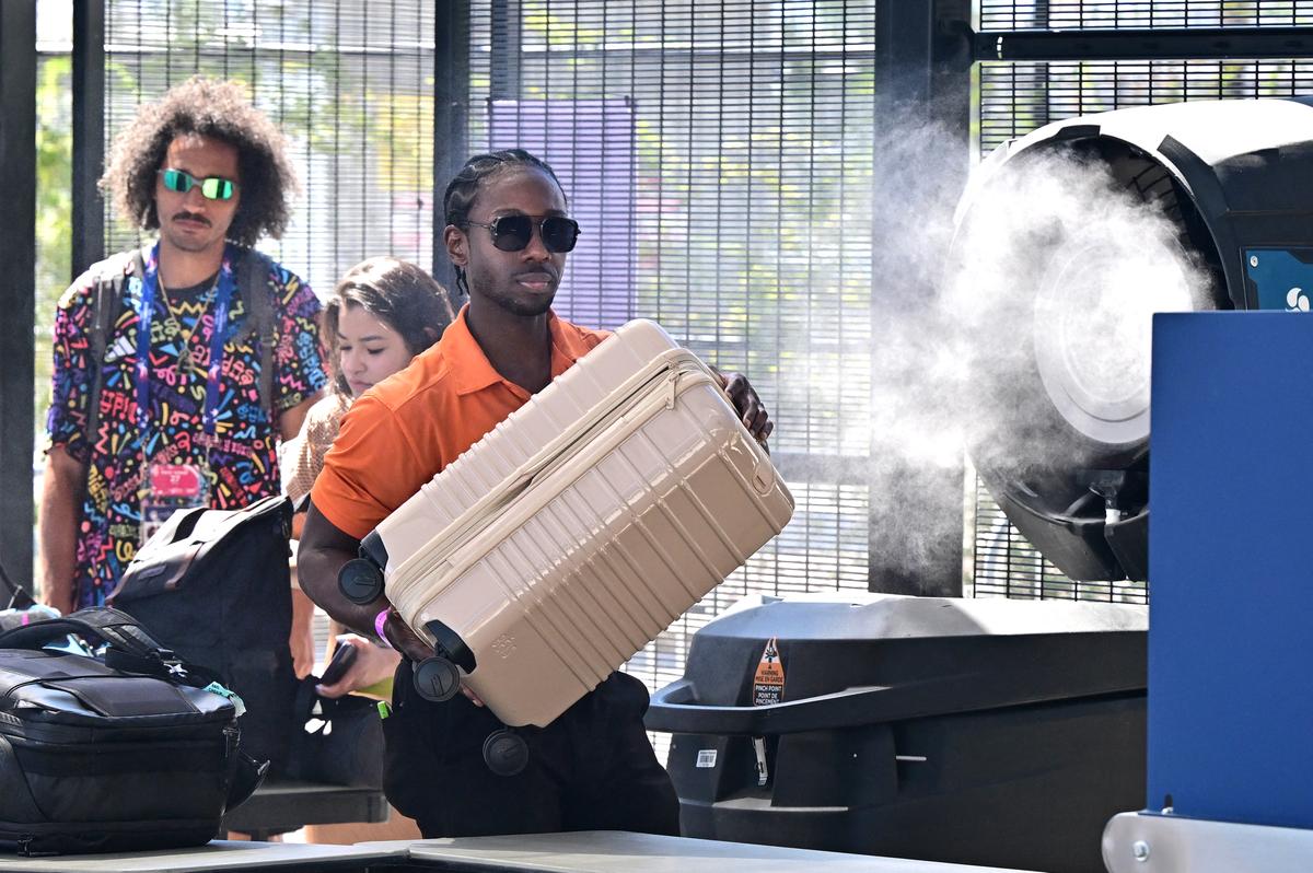 Persistent Heat Wave Bakes West and Swelters in East