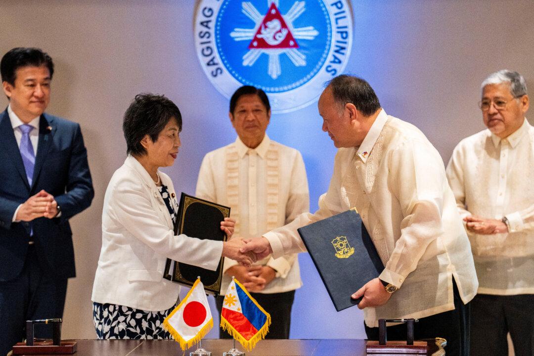 Japan, Philippines Sign Defense Pact Amid Rising Tensions With China