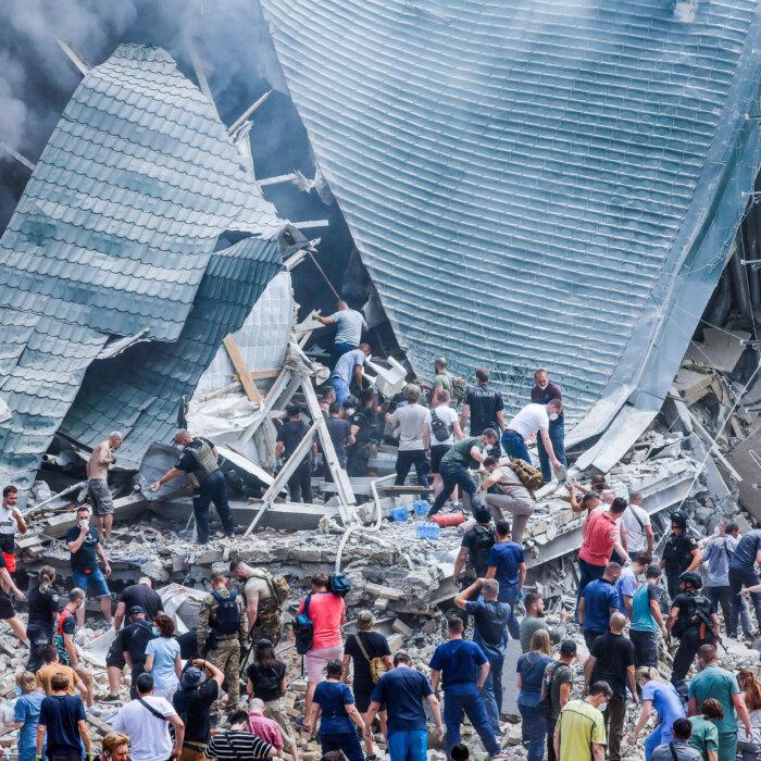 Ukraine, Russia Blame Each Other for Missile Hitting Kyiv Hospital