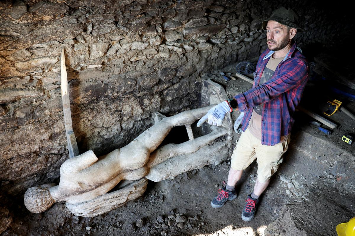 Bulgarian Archaeologists Find Marble God in Ancient Roman Sewer