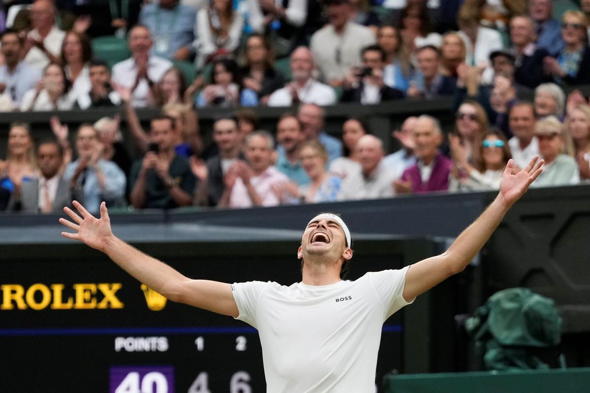 Fritz Overcomes Two-Set Deficit to Beat Hobbled Zverev, Reach Wimbledon Quarterfinals