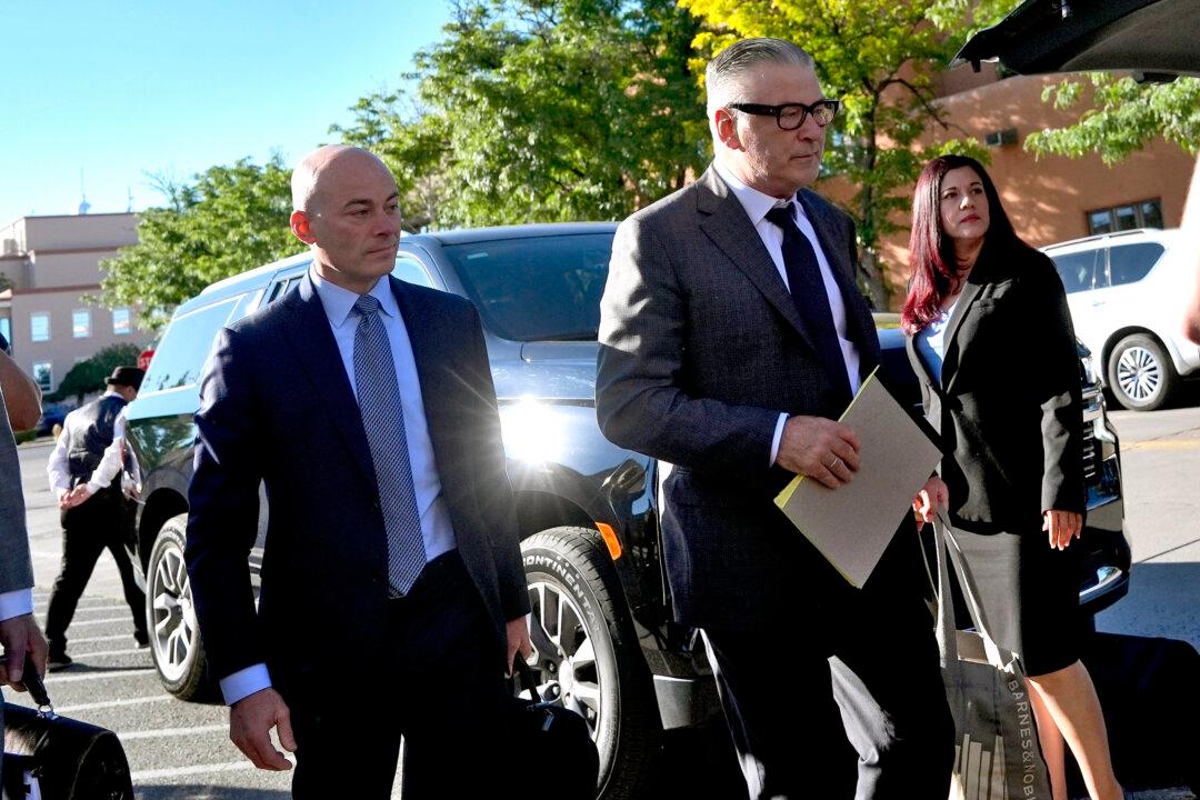 Jury Is Seated in Alec Baldwin’s Involuntary Manslaughter Trial in New Mexico