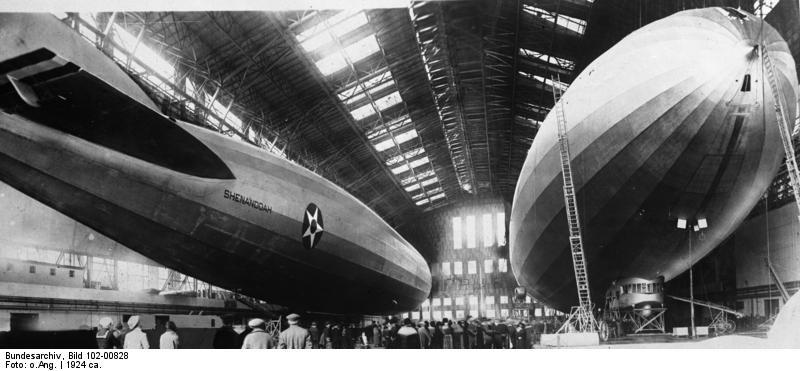 USS Los Angeles (R) and USS Shenandoah moored in Hangar No. 1 in 1924. (<a href="https://www.bundesarchiv.de/DE/Navigation/Home/home.html">Bundesarchiv, Bild 102-00828</a>/<a class="mw-mmv-license" href="https://creativecommons.org/licenses/by-sa/3.0/de/deed.en" target="_blank" rel="noopener">CC BY-SA 3.0 de</a>)