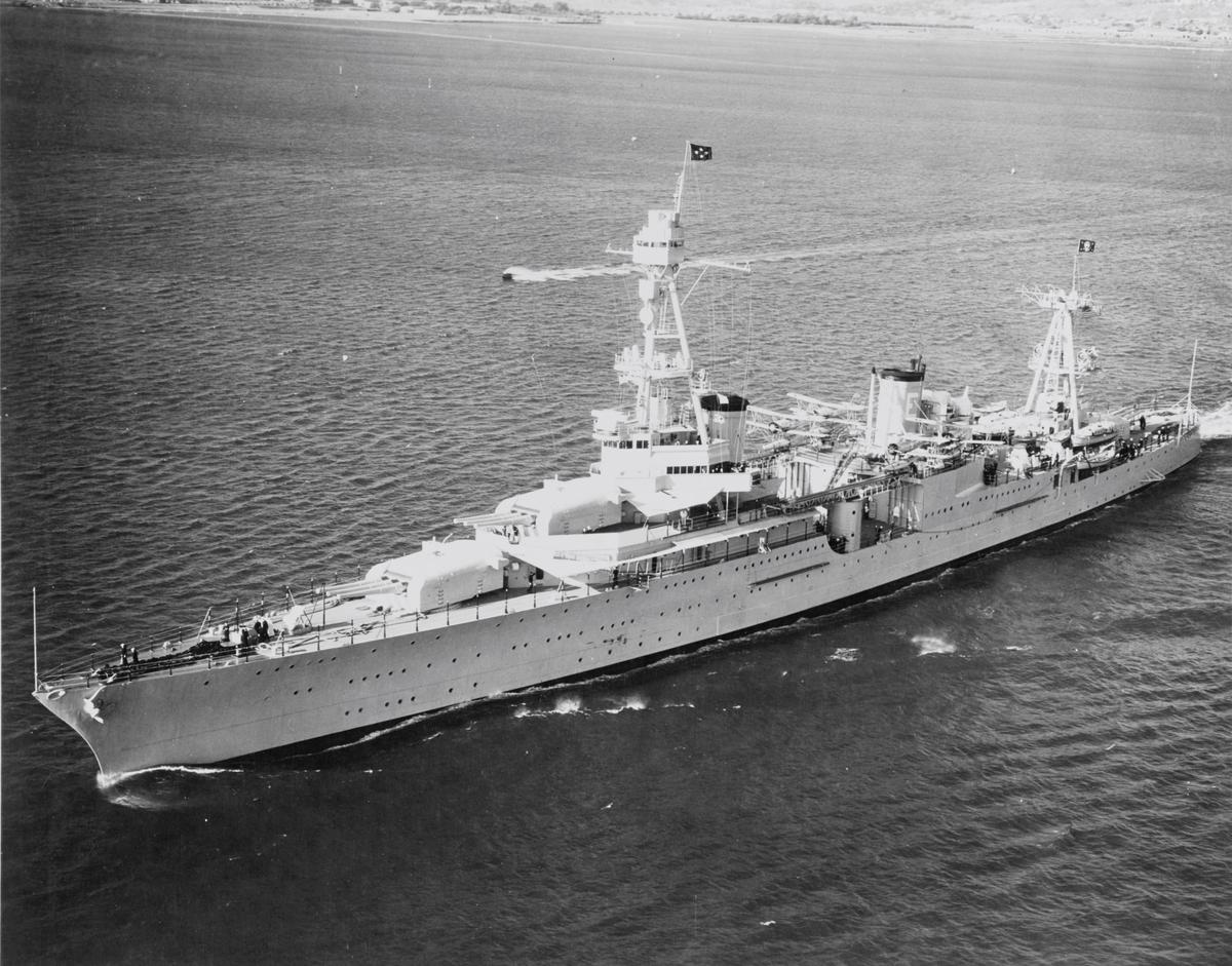 Over the Pacific Ocean, USS Macon was able to locate and track the cruiser USS Houston, which was carrying President Roosevelt on a trip to Hawaii. (Public Domain)