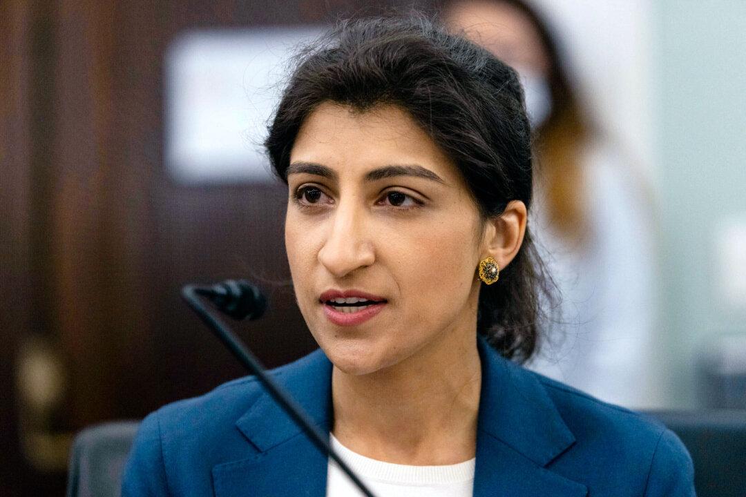 FTC Claims Pharmacy Benefit Managers Inflate Prices, Harm Smaller Drugstores: Report