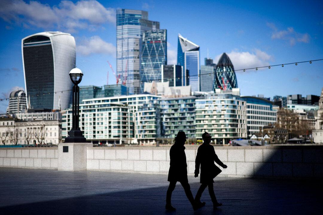 UK Economy Bounces Back in May, With Growth Recorded Across Sectors