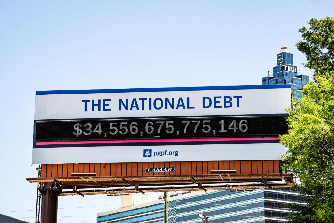 US Budget Deficit Hits $1.27 Trillion So Far This Year