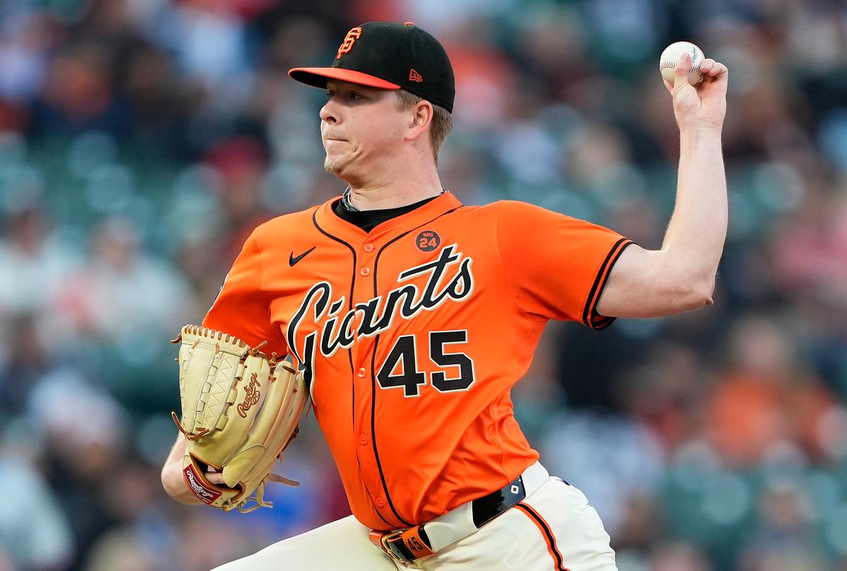Harrison Pitches Five Strong Innings, Wisely Has Three Hits in Giants’ 7–1 Win Over Twins