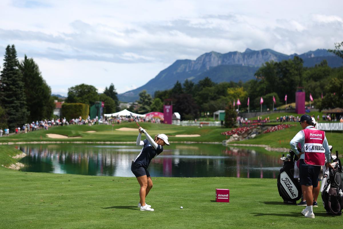 Stephanie Kyriacou takes third-round lead at Evian Championship