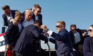 Shots Fired at Trump Rally in Butler, Pennsylvania (@2:33:00)