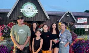Eyewitness Describes Man With Rifle Crawling Up Roof Near Trump Rally