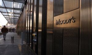 Moody’s Strips US of Final AAA Rating Over Rising Debt, Interest Costs