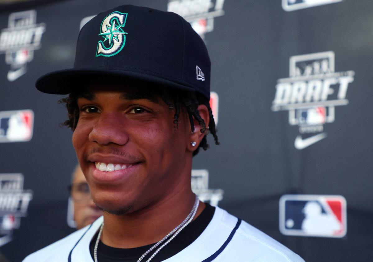Jurrangelo Cijntje speaks to the media after his selection by the Seattle Mariners in the first round at the 2024 MLB Draft at Cowtown Coliseum in Fort Worth, Texas on July 14, 2024. (Richard Rodriguez/Getty Images)