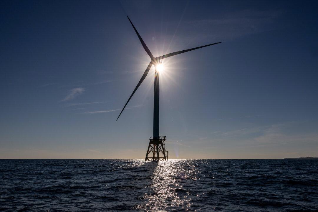 Vineyard Wind Turbine Breaks Up, Littering Ocean and Nantucket Beaches