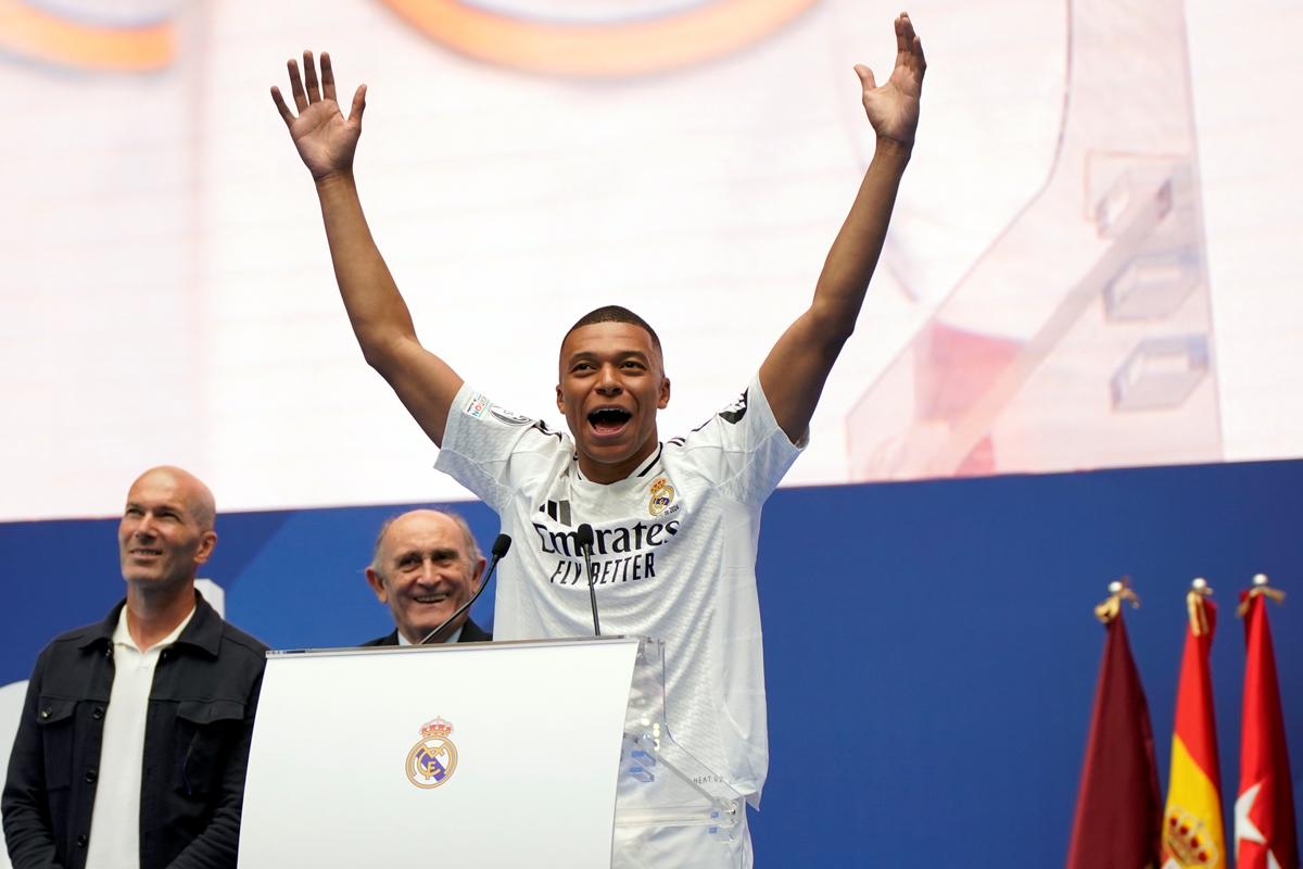 On ‘Incredible Day,’ Kylian Mbappé Welcomed by Real Madrid Fans at Packed Santiago Bernabeu Stadium