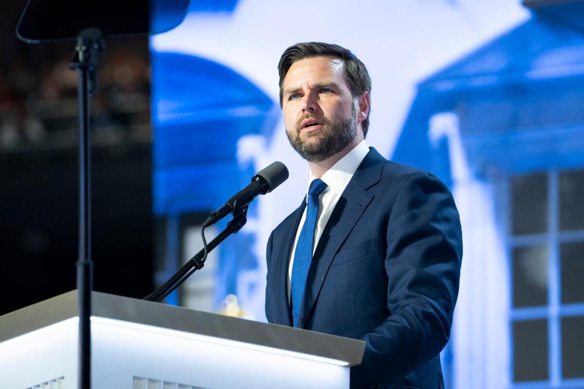 Vance, Working Class, Gold Star Families Honored: Takeaways From Day 3 of RNC | USNN World News Vice Presidential nominee Sen. JD Vance (R-Ohio) speaks during the Republican National Convention (RNC) in Milwaukee, Wis., on July 17, 2024. (Madalina Vasiliu/The Epoch Times)