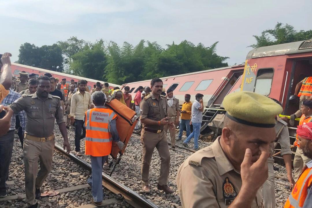 Passenger Train Derails in India, Killing at Least 2 Passengers and Injuring 20 Others