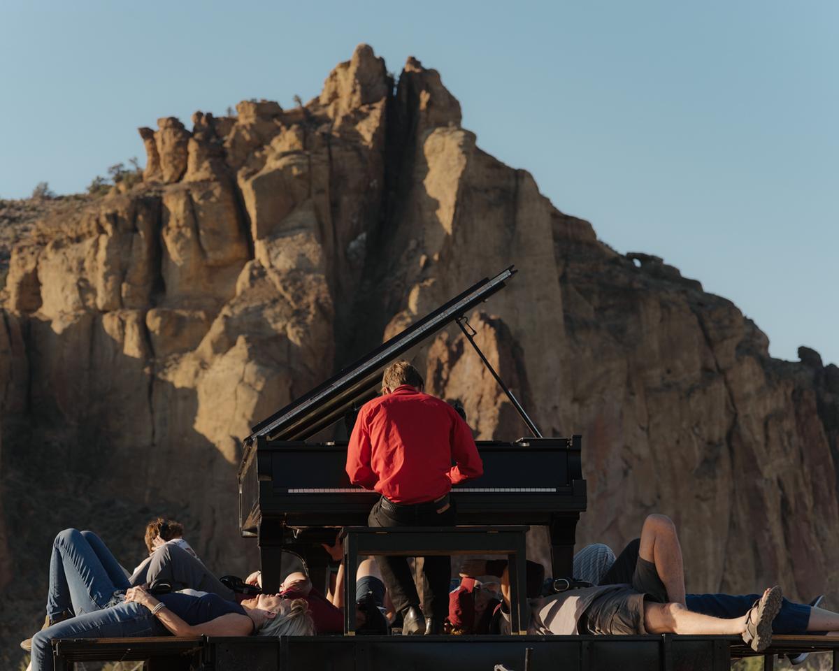 Hunter Noack performing in Smith Rock State Park, Ore. (Arthur Hitchcock/<a href="https://www.inalandscape.org/" target="_blank" rel="nofollow noopener">In a Landscape</a>)