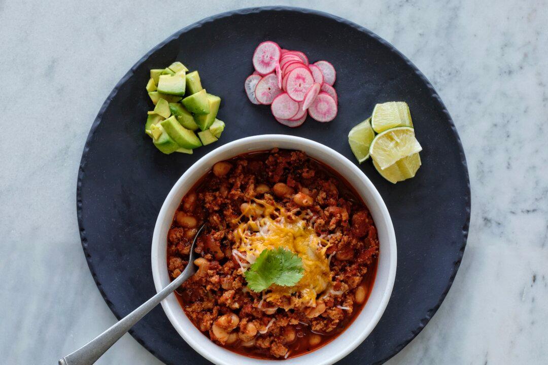 Geoffrey Zakarian’s Recipe for Game Day Pork Chili