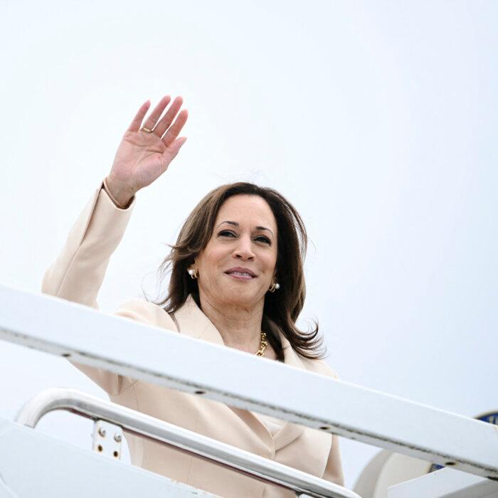 Harris Launches Volunteer Effort in Battleground States