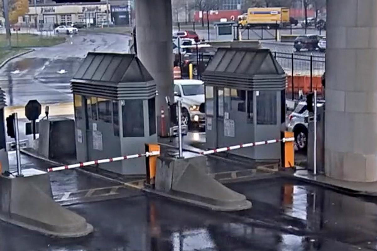 Cause of Crash That Killed NY Couple at Niagara Falls Border Crossing Still a Mystery 8 Months Later