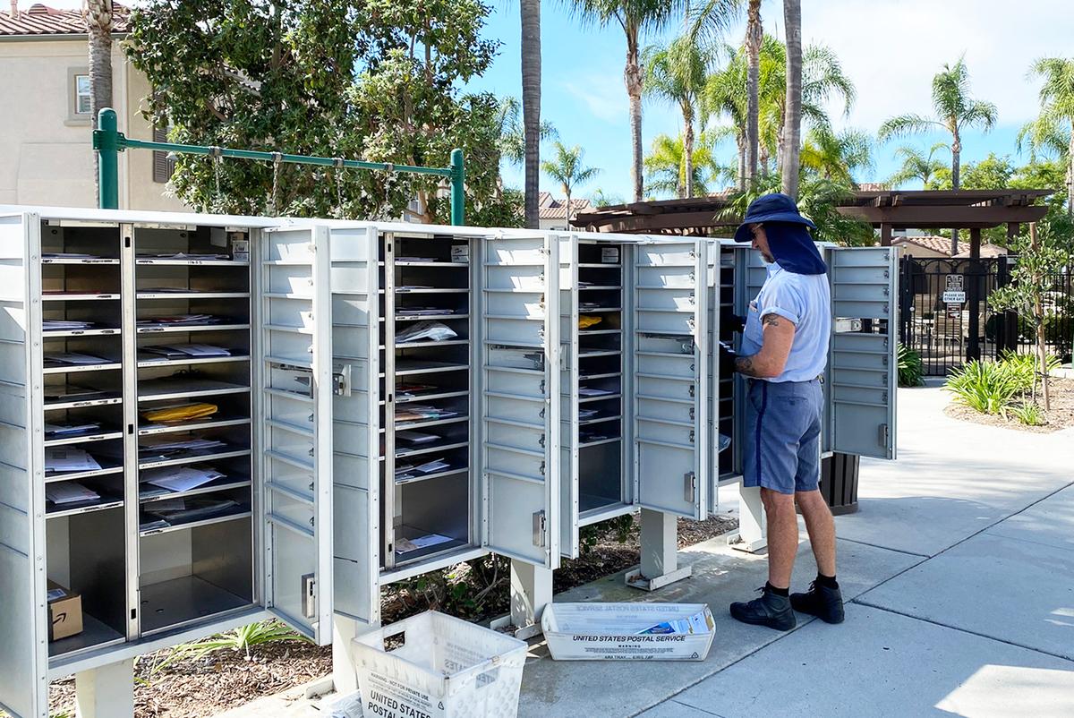 US to Impose Duties on All Low-Cost Shipments Under Trump Order