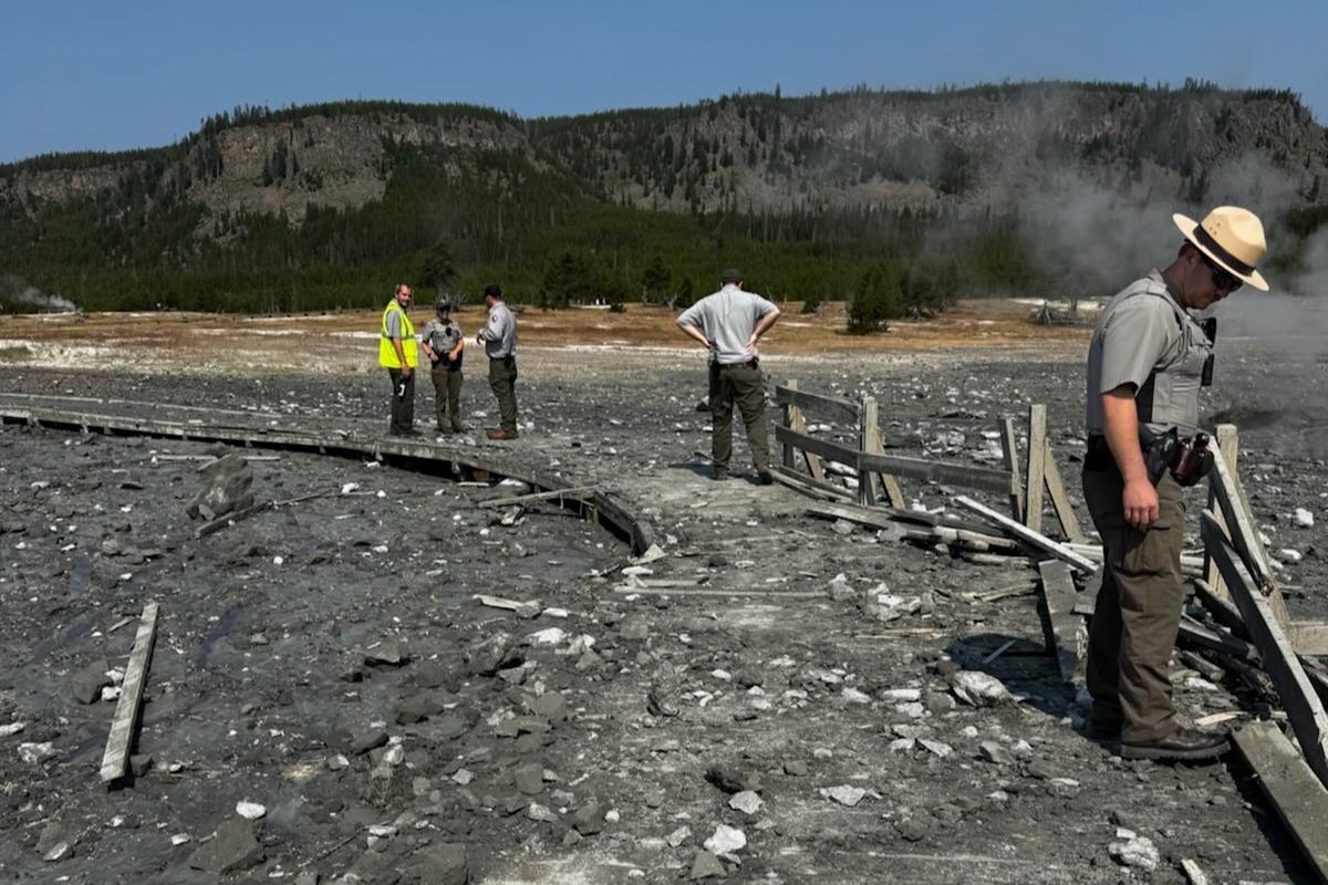 Hydrothermal Explosion at Yellowstone Sends Plume of Steam and Mud Into the Air