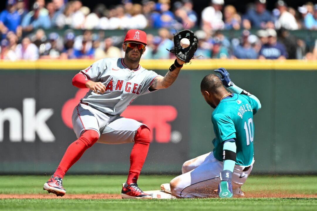 Drury Comes Through With Key RBI Single as Angels Cap Sweep of Reeling Mariners