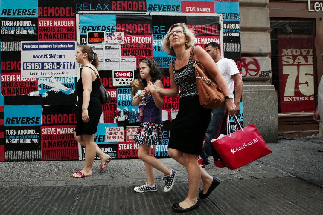 US Economy Expanded 2.8 Percent in 2nd Quarter, Fueled by Consumer Spending