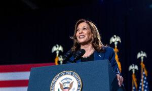 Harris Touts āPro-Workerā Campaign in Teachersā Union Speech