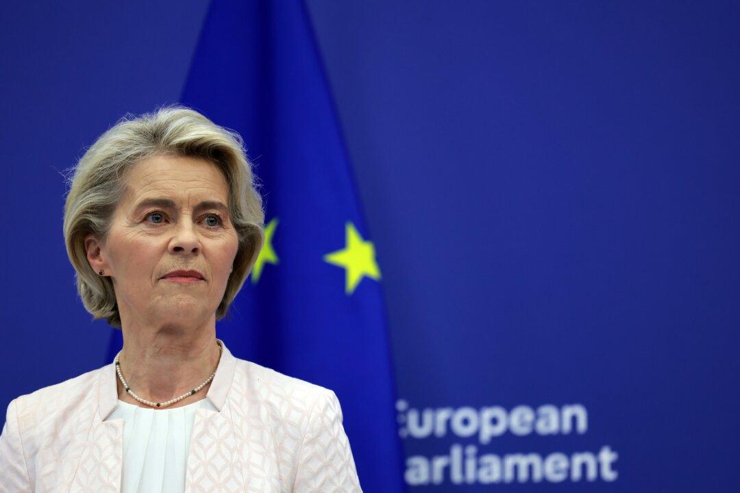 EU Sends First $1.6 Billion From Frozen Russian Assets to Ukraine as Kremlin Vows to Retaliate