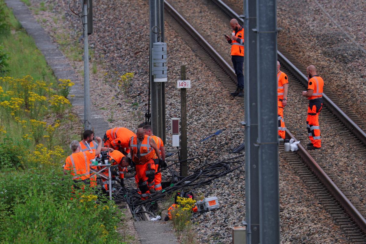 France Suspects Far-Left Groups Were Behind Rail Sabotage, Minister Says