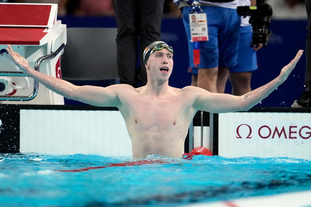 Daniel Wiffen celebrates after winning the men's 800-meter freestyle final in Nanterre, France, on July 30, 2024. (Matthias Schrader/AP Photo)