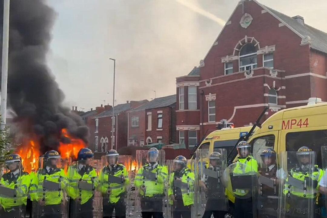 Clashes With Police in Southport After 3 Girls Killed in Stabbing Attack