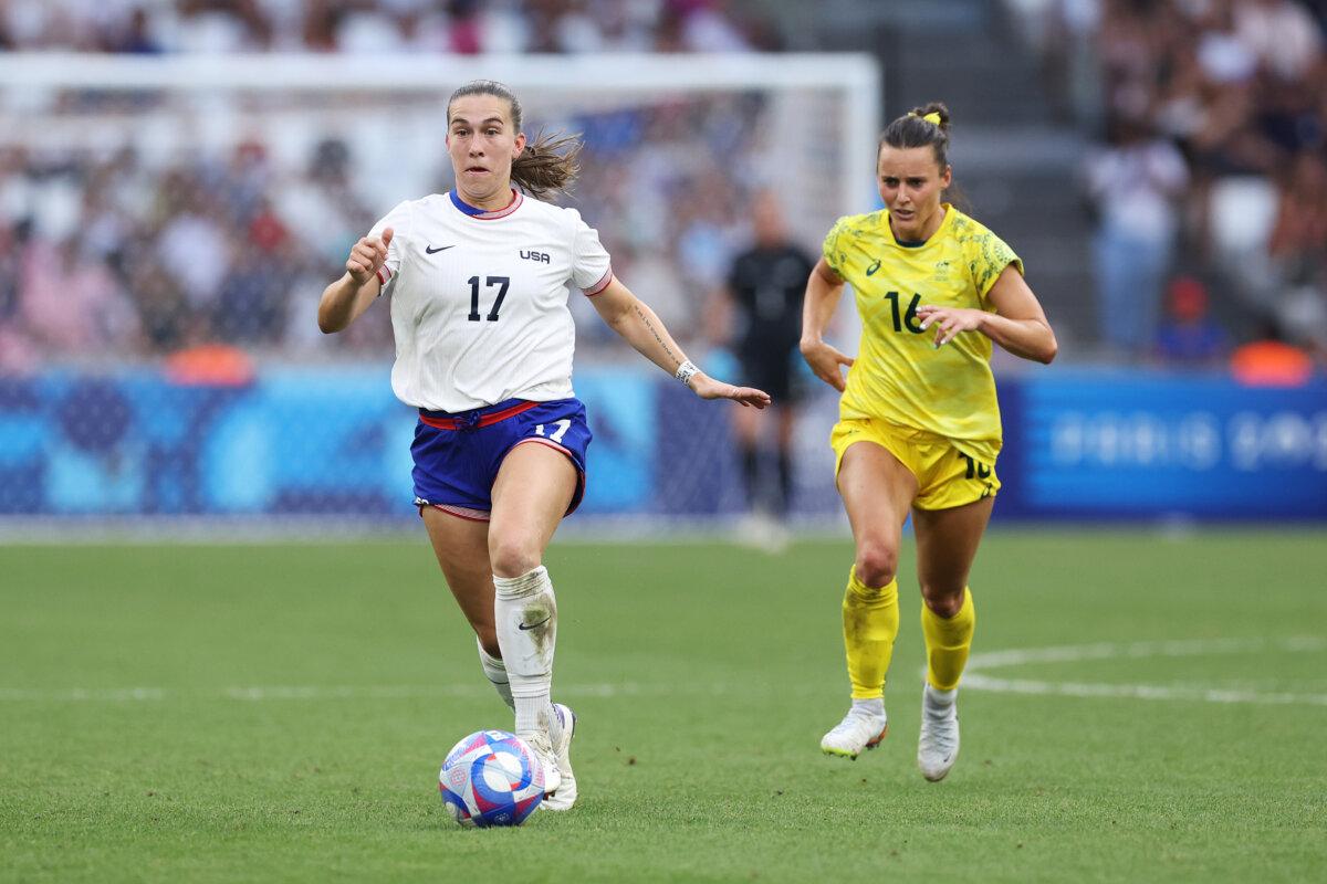 Samantha Coffey #17 of Team United States controls the ball against Hayley Raso #16 of Team Australia during the Women's group B match between Australia and United States during the Olympic Games Paris 2024 at Stade de Marseille in Marseille, France, on July 31, 2024. (Alex Livesey/Getty Images)