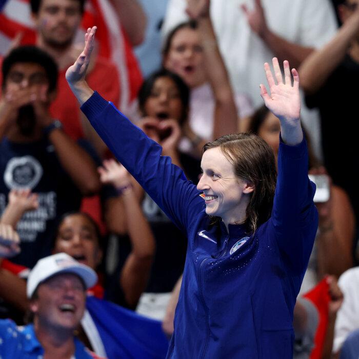 Katie Ledecky Sets Olympic Record, Wins Gold in 1,500 Freestyle