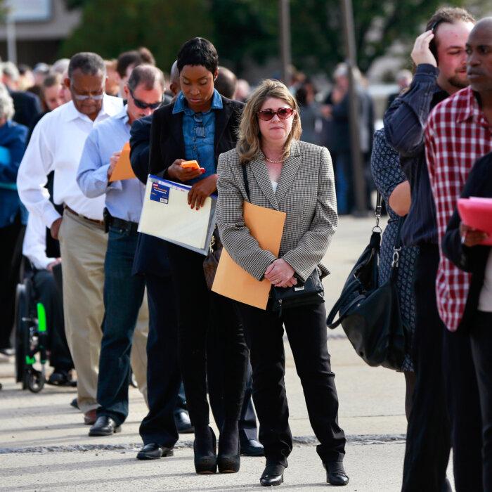 Number of Americans Filing Jobless Claims Rises to Highest in Nearly 1 Year