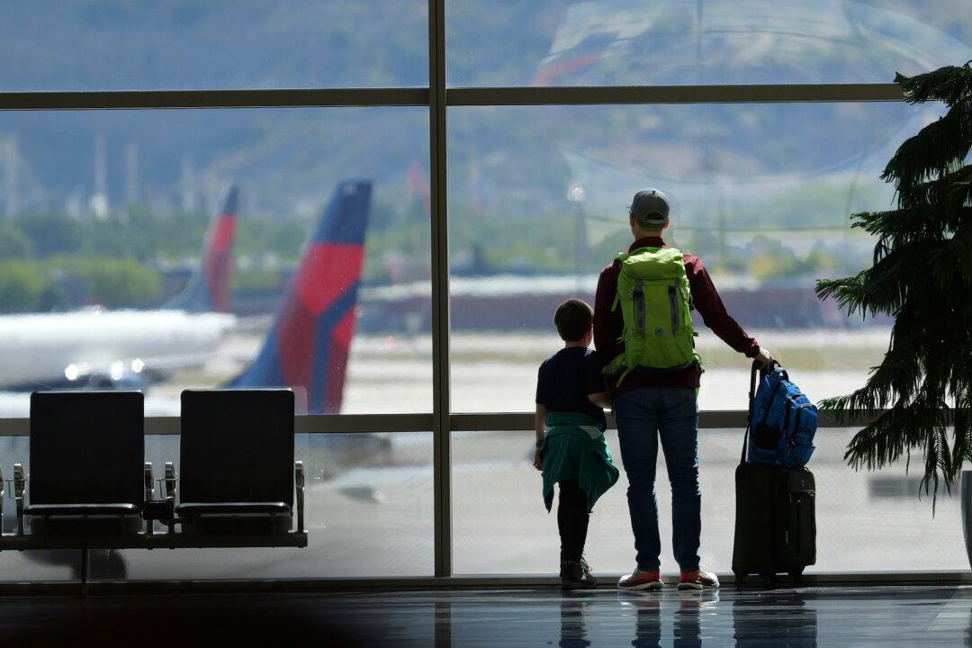 Federal Government Probing Frequent Flyer Reward Programs From 4 Major Airlines