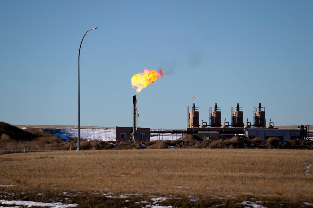 Senate Panel Advances Energy Permitting Reform Bill to Floor Vote