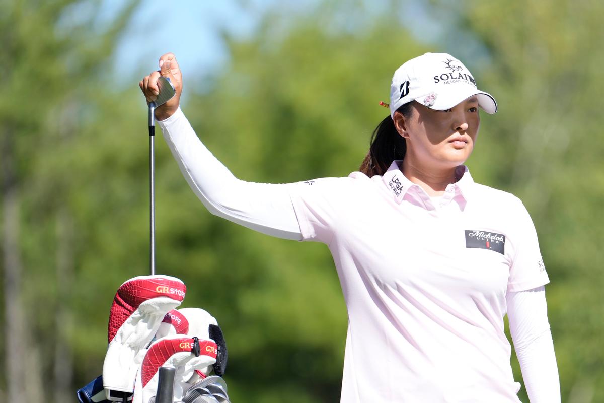 Jin Young Ko Holds Two-Shot Lead at FM Championship