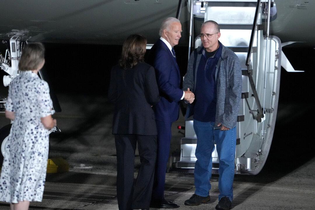 Biden, Harris Greet Americans Freed From Russia