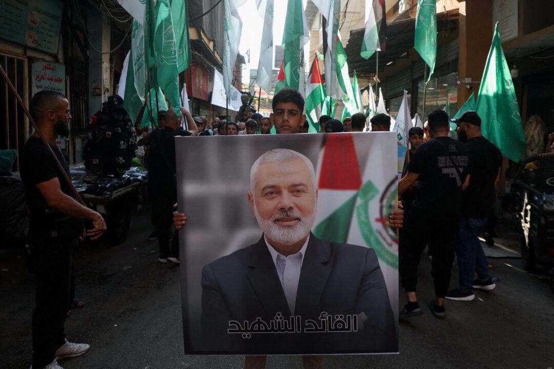 Airlines Avoid Some Middle East Airspace, Cancel Israel Flights as Tensions Mount