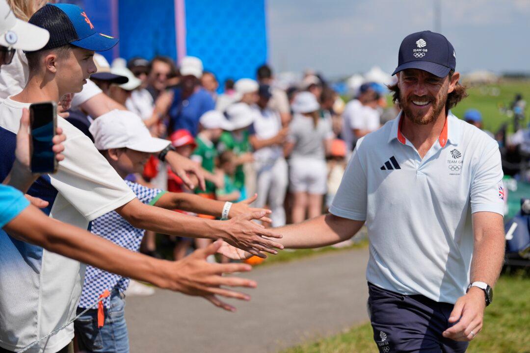 Fleetwood on Familiar Turf and Shares Lead as Olympic Chase for Golf Takes Shape