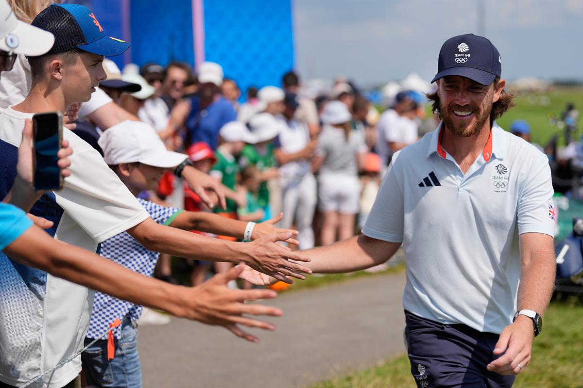 Fleetwood on Familiar Turf and Shares Lead as Olympic Chase for Golf Takes Shape