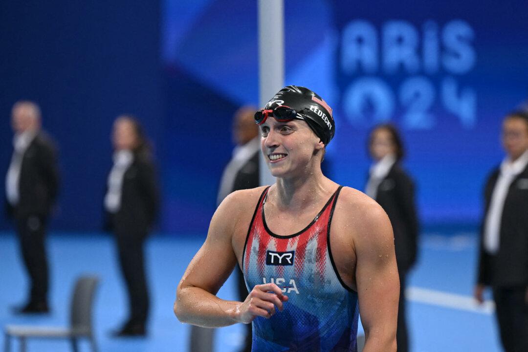 Ledecky Makes History With 4th Straight 800-Meter Freestyle Gold