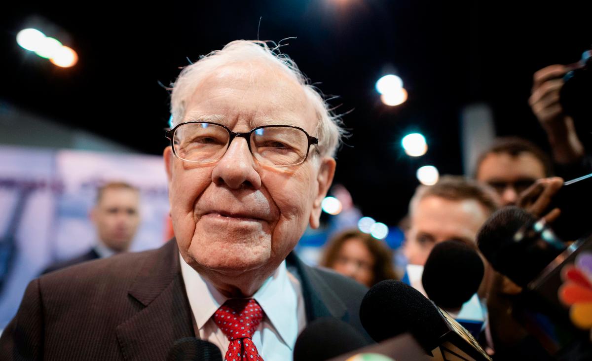 Buffett’s Berkshire Hathaway Posts Record Operating Profit, Grows Cash to $277 Billion