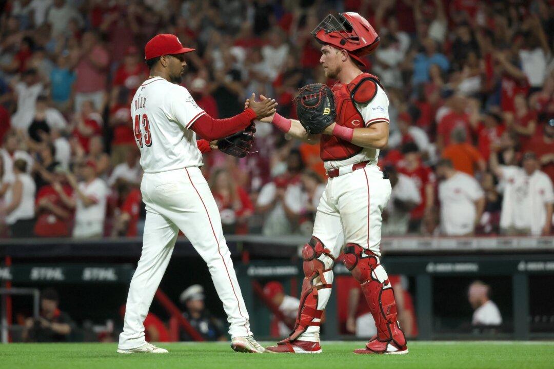 Stephenson Hits Two Home Runs and Reds Beat Giants 6–4 a Day After Being No-hit