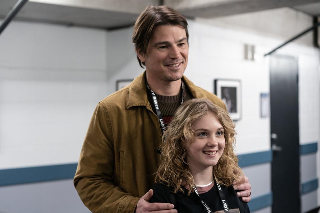 Cooper Adams (Josh Hartnett) and his daughter Riley (Ariel Donoghue), in "Trap." (Warner Bros. Pictures)